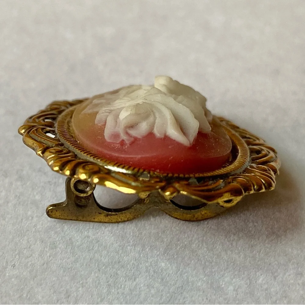 Vintage Rose Cameo